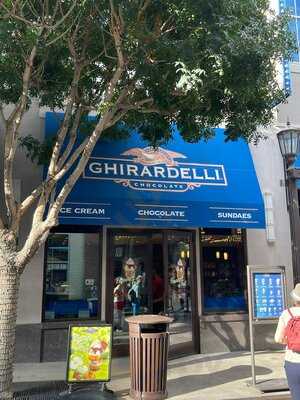 Ghirardelli Ice Cream & Chocolate Shop