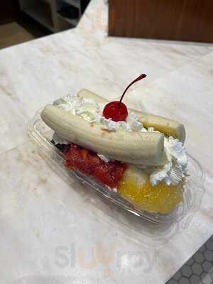 Ghirardelli Ice Cream & Chocolate Shop