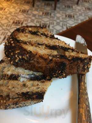 Metropole Restaurant At 21c Museum Hotel