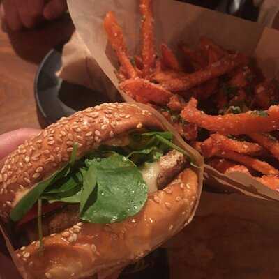 Roam Artisan Burgers