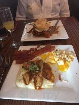 Fixture Kitchen & Social Lounge