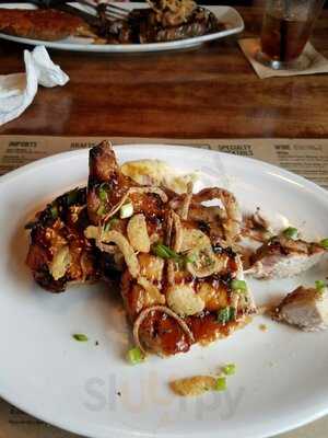 Brick House Tavern + Tap