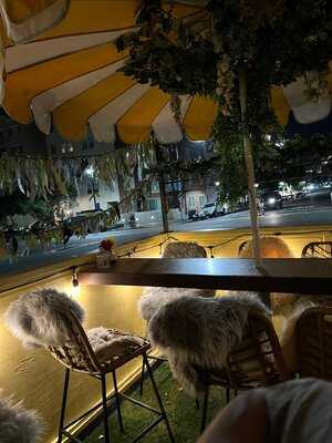 Queenstown Public House