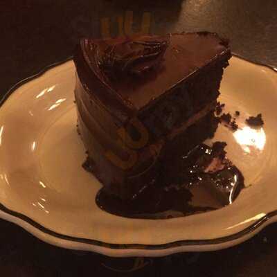 The Avenue Steak Tavern