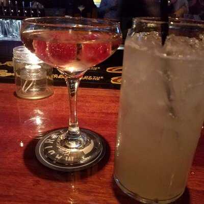 The Avenue Steak Tavern