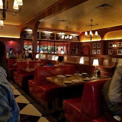 The Avenue Steak Tavern