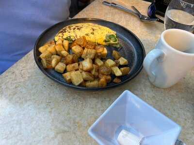 The River's Edge Cafe & Patio Bar