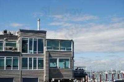 Salty's On The Columbia River