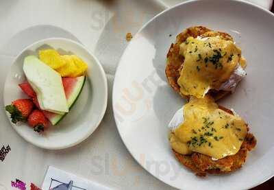 Salty's On The Columbia River