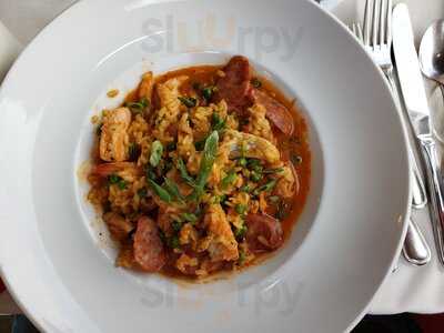 Salty's On The Columbia River