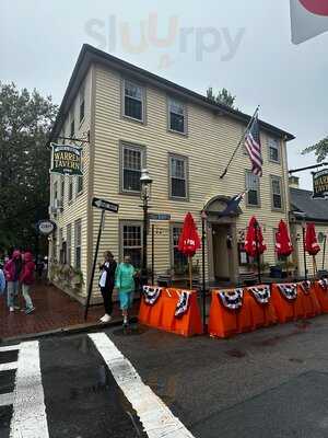 The Warren Tavern