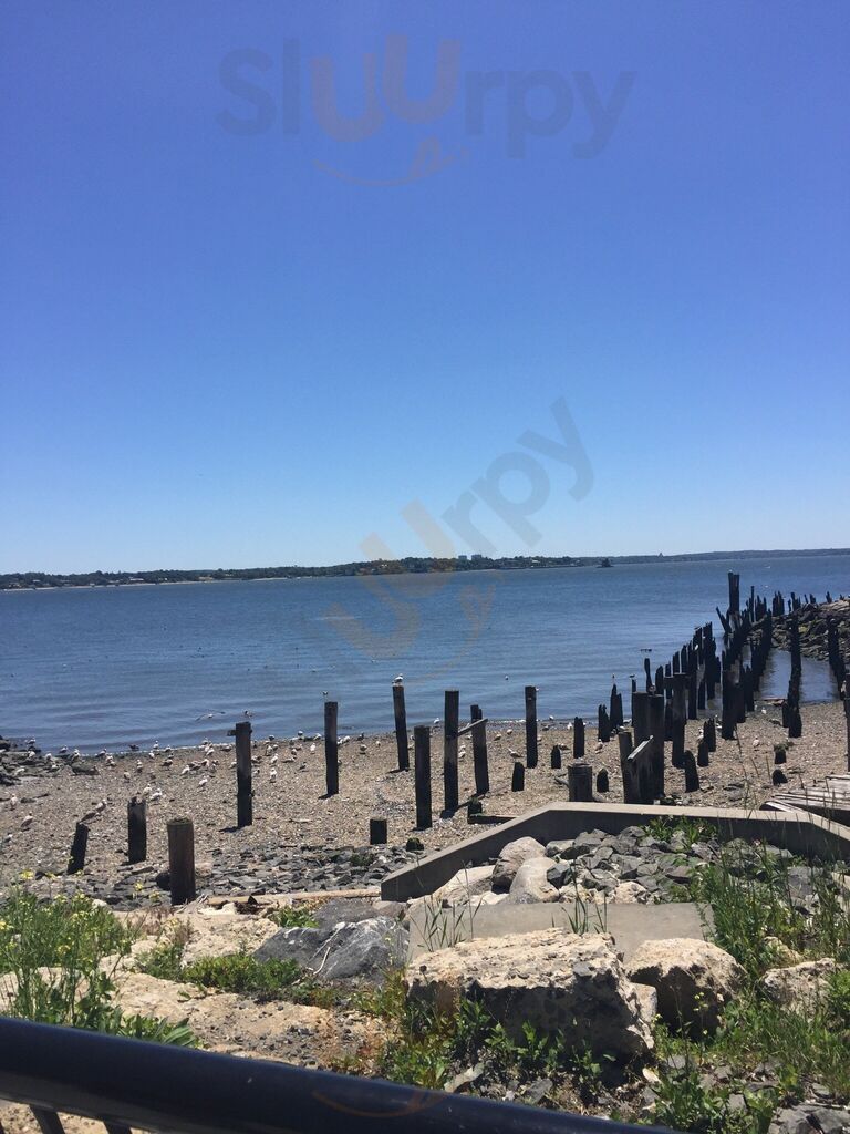 Tony's Pier Restaurant