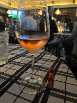 Hugo's Frog Bar & Fish House