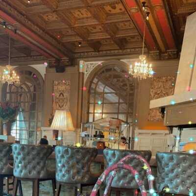 Oak Long Bar + Kitchen