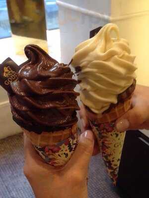 Godiva Chocolatier - Rockefeller Plaza