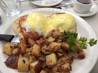 Zell's - An American Cafe