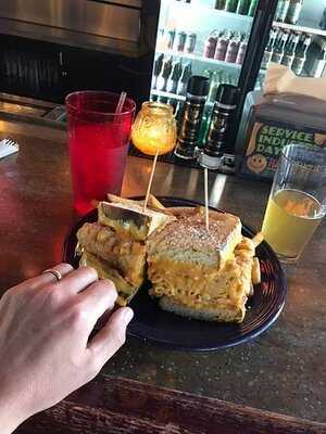 Melt Bar And Grilled