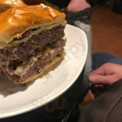 Wingharts Burger & Whiskey Bar