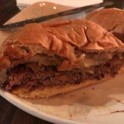 Wingharts Burger & Whiskey Bar