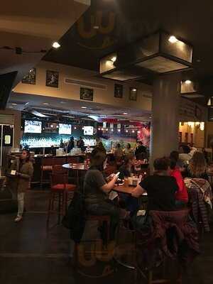 Frank & Nic's West End Grille