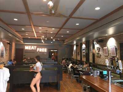 The Chicago Diner, Lakeview