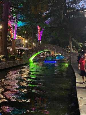 Iron Cactus Mexican Grill And Margarita Bar