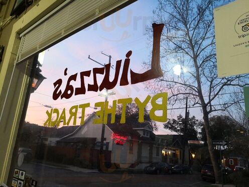 Liuzza's By The Track