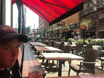 Pickwick & Frolic Restaurant And Club