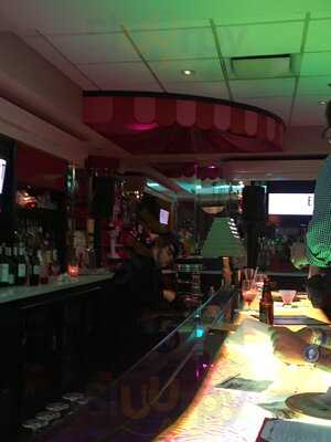 Pickwick & Frolic Restaurant And Club