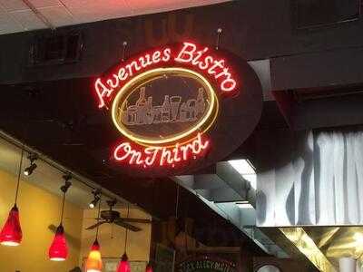 Avenues Bistro On Third