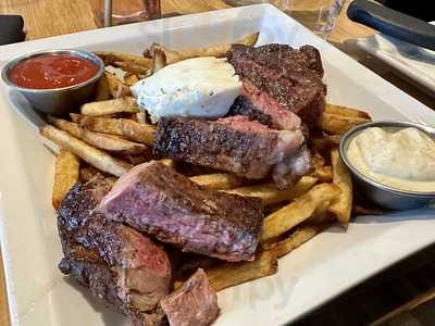 Avenues Bistro On Third