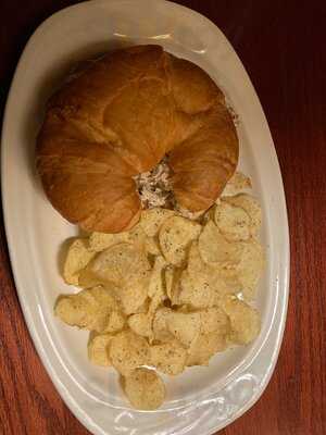 Aristocrat Pub & Restaurant