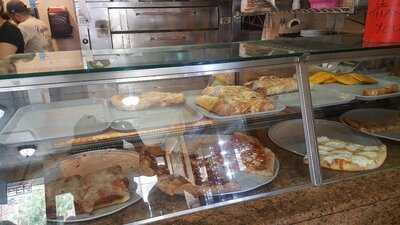 Captain's Pizzeria & Restaurant