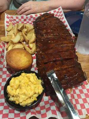 Famous Dave's Bar-b-que