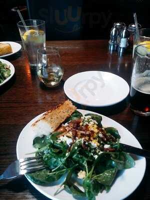 Farina Alto Pizzeria & Wine Bar