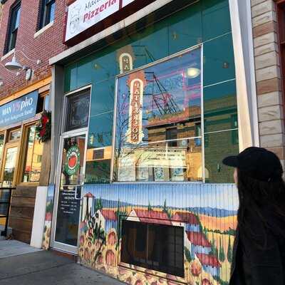 Matthew's Pizzeria