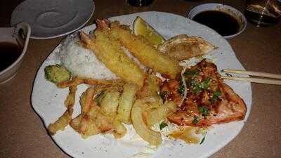 Tsunami Restaurant & Sushi Bar