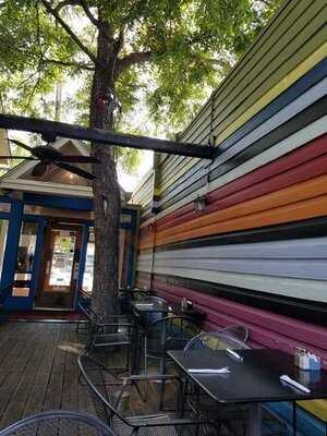 Madhatters Tea House And Cafe