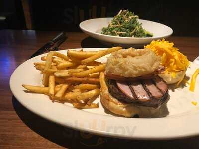 Doc B's Restaurant + Bar