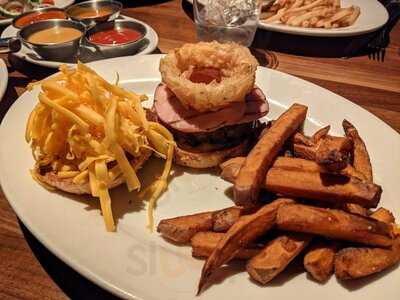 Doc B's Restaurant + Bar