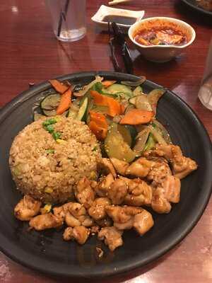 Sunny's Sushi, Steak, & Seafood