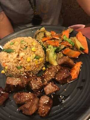 Sunny's Sushi, Steak, & Seafood