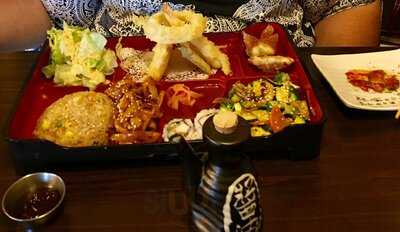 Sunny's Sushi, Steak, & Seafood