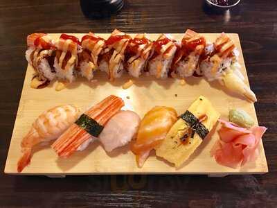 Sunny's Sushi, Steak, & Seafood