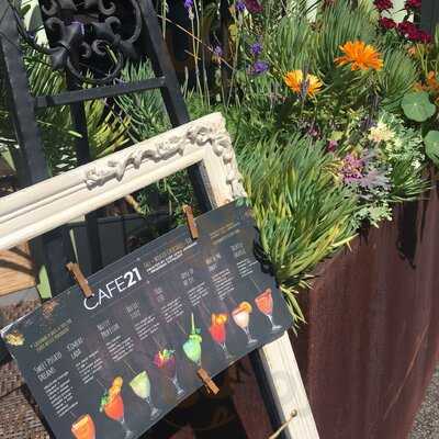 Cafe 21 University Heights