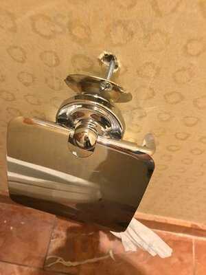 Southern Art & Bourbon Bar