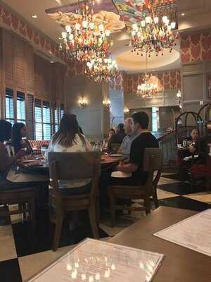 Southern Art & Bourbon Bar