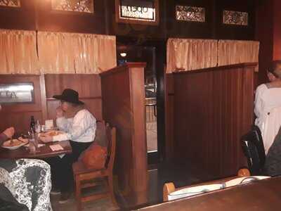 Trali Irish Pub And Restaurant