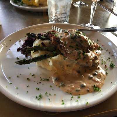 Frazer's Restaurant & Lounge