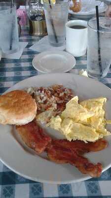 Lucile's Stateside Bistro